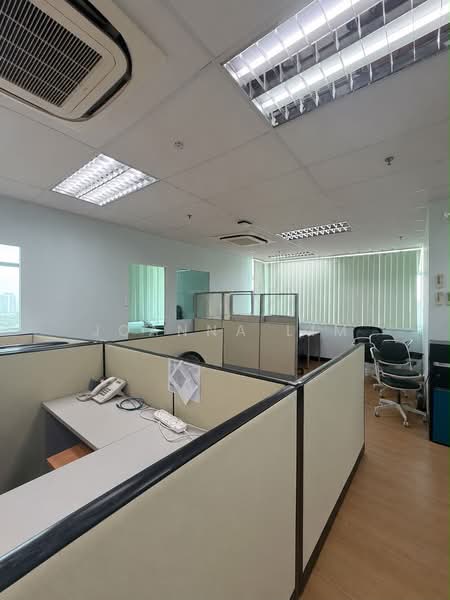 Wcega Tower, 21 Bukit Batok Crescent, 1,969 sqft, Light Industrial (B1) For Rent, by Joanna Lim, 500216605 - Interior - CommercialGuru.com.sg