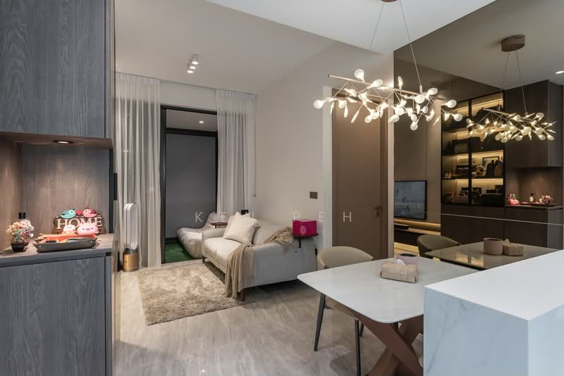 Leedon Green, 34 Leedon Heights, 2 Bedrooms, 700 sqft, Condominium For Sale, by Ken Peh, 500216606 - Living Room - PropertyGuru.com.sg
