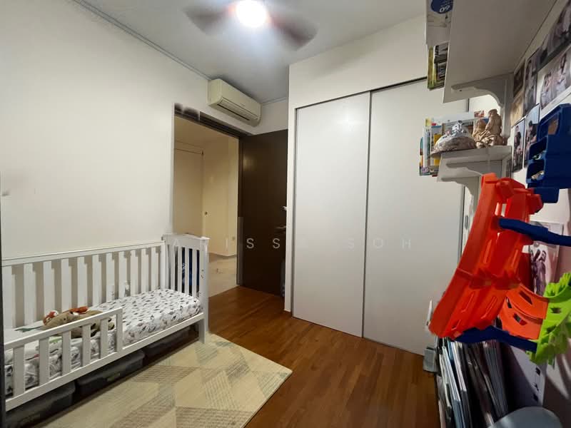 Ascentia Sky, 3 Alexandra View, 2 Bedrooms, 1,012 sqft, Apartment For Sale, by Marissa Soh, 500216607 - Common Bedroom - PropertyGuru.com.sg