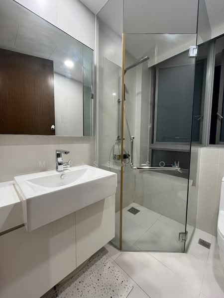 Ascentia Sky, 3 Alexandra View, 2 Bedrooms, 1,012 sqft, Apartment For Sale, by Marissa Soh, 500216607 - Common Bathroom - PropertyGuru.com.sg