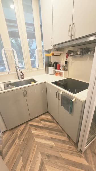 Fontaine Parry, 67 Poh Huat Road, 2 Bedrooms, 1,066 sqft, Condominium For Sale, by Evelyn Peh, 500216616 - Kitchen - PropertyGuru.com.sg