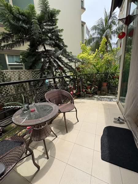 Fontaine Parry, 67 Poh Huat Road, 2 Bedrooms, 1,066 sqft, Condominium For Sale, by Evelyn Peh, 500216616 - Patio - PropertyGuru.com.sg