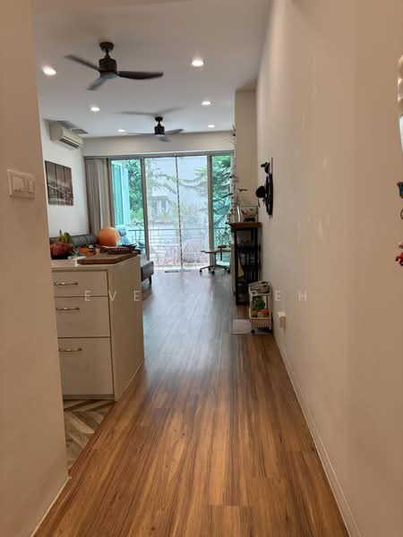Fontaine Parry, 67 Poh Huat Road, 2 Bedrooms, 1,066 sqft, Condominium For Sale, by Evelyn Peh, 500216616 - walkway - PropertyGuru.com.sg