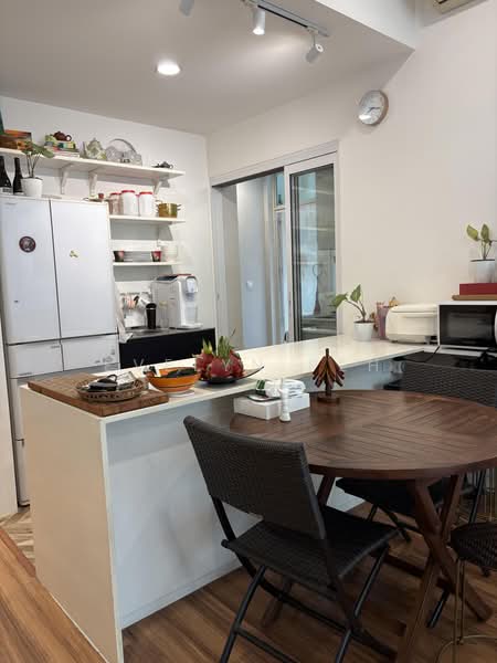 Fontaine Parry, 67 Poh Huat Road, 2 Bedrooms, 1,066 sqft, Condominium For Sale, by Evelyn Peh, 500216616 - Dry Kitchen - PropertyGuru.com.sg