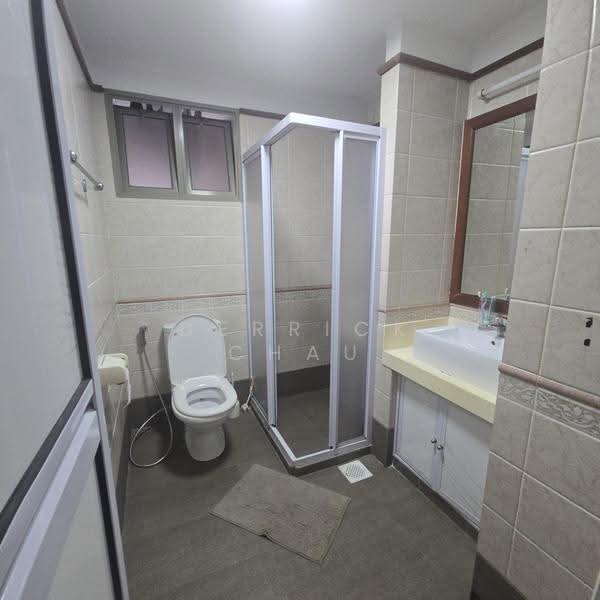 Parc Vista, 450 Corporation Road, 3 Bedrooms, 1,270 sqft, Condominium For Rent, by Derrick Chau, 500216623 - Bathroom - PropertyGuru.com.sg