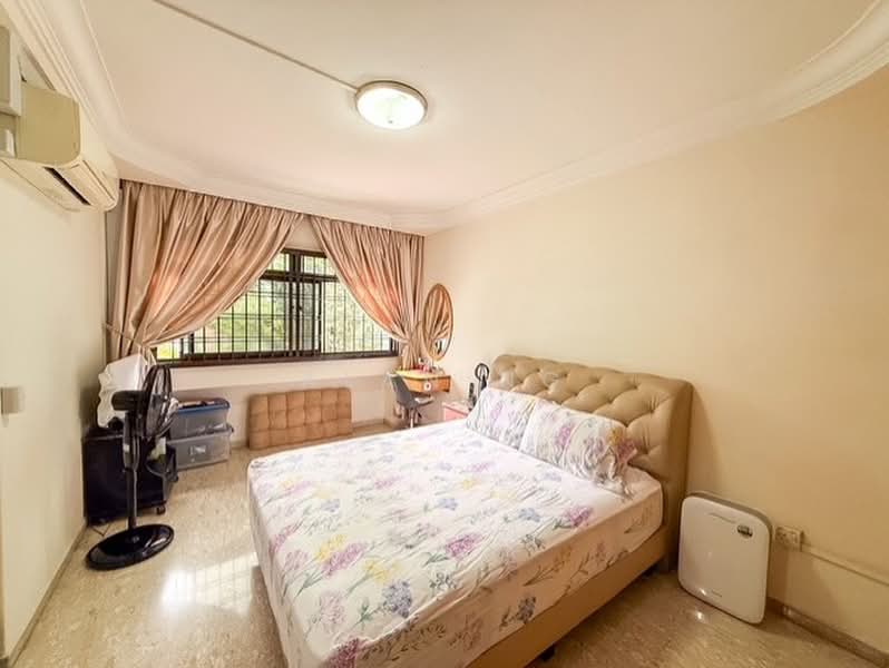 724 Tampines Street 71, 724 Tampines Street 71, Pasir Ris / Tampines, 4 Bedrooms, 1,345 sqft, HDB Flat For Sale, by Alan Ng, 500216629 - Masted Bedroom - PropertyGuru.com.sg