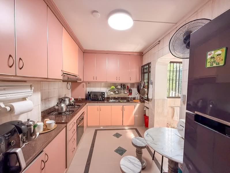 724 Tampines Street 71, 724 Tampines Street 71, Pasir Ris / Tampines, 4 Bedrooms, 1,345 sqft, HDB Flat For Sale, by Alan Ng, 500216629 - Kitchen - PropertyGuru.com.sg
