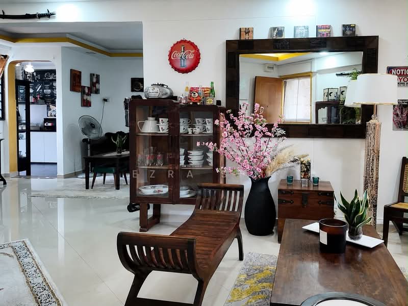101 Bedok Reservoir Road, 101 Bedok Reservoir Road, Bedok / Upper East Coast, 3 Bedrooms, 1,033 sqft, HDB Flat For Sale, by Ezra Sim, 500216644 - Living Room - PropertyGuru.com.sg