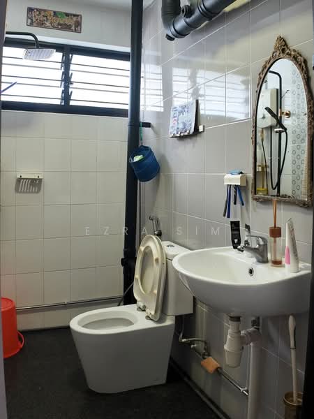 101 Bedok Reservoir Road, 101 Bedok Reservoir Road, Bedok / Upper East Coast, 3 Bedrooms, 1,033 sqft, HDB Flat For Sale, by Ezra Sim, 500216644 - Bathroom - PropertyGuru.com.sg
