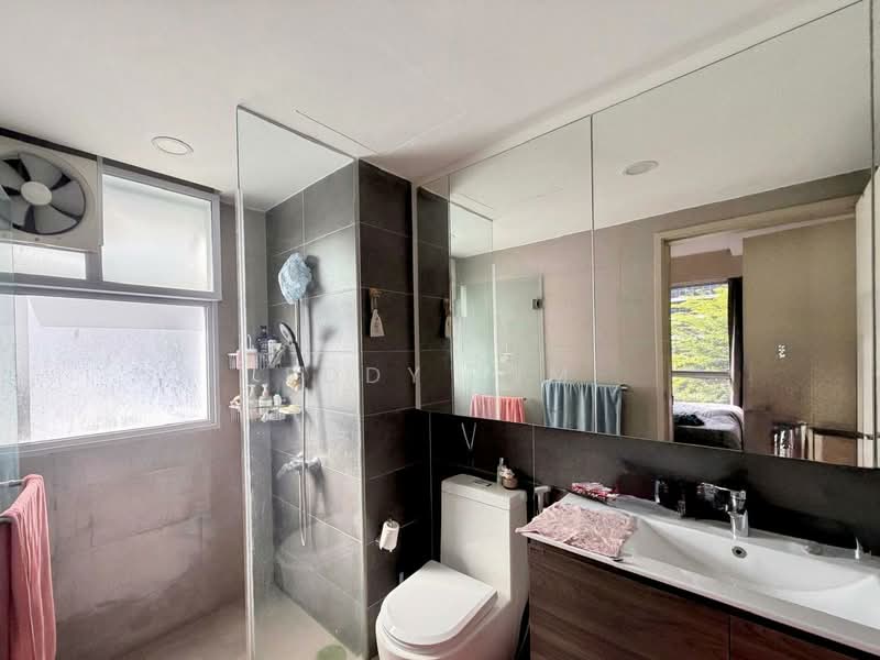Ecopolitan, 128 Punggol Walk, 3 Bedrooms, 893 sqft, Executive Condominium For Sale, by Eddy Lim, 500216645 - Bathroom - PropertyGuru.com.sg