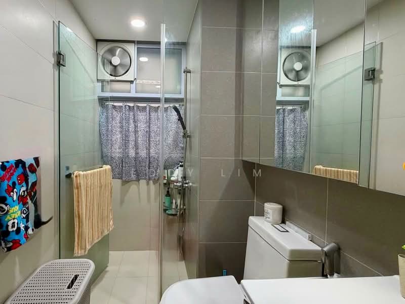 Ecopolitan, 128 Punggol Walk, 3 Bedrooms, 893 sqft, Executive Condominium For Sale, by Eddy Lim, 500216645 - Bathroom - PropertyGuru.com.sg