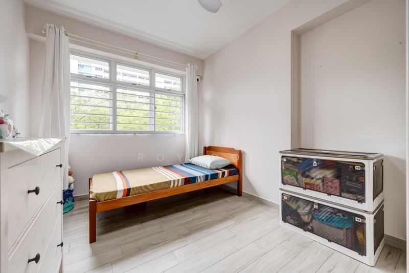 450B Bukit Batok West Avenue 6, 450B Bukit Batok West Avenue 6, 3 Bedrooms, 1,216 sqft, HDB Flat For Sale, by Roy Goh, 500216647 - Bedroom - PropertyGuru.com.sg