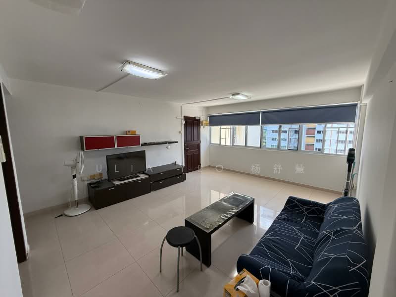214 Lorong 8 Toa Payoh, 214 Lorong 8 Toa Payoh, 3 Bedrooms, 882 sqft, HDB Flat For Sale, by Julia Yeo 杨舒慧, 500216671 - Living Room - PropertyGuru.com.sg