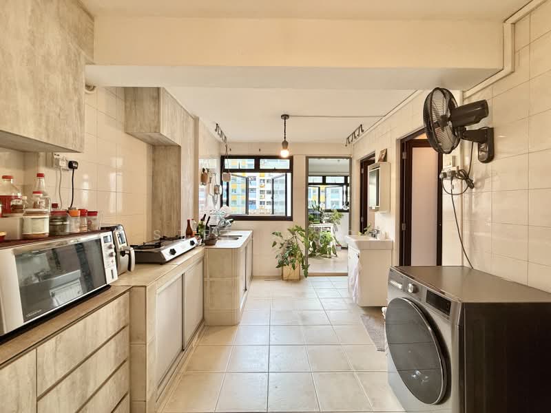 16 Upper Boon Keng Road, 16 Upper Boon Keng Road, 2 Bedrooms, 700 sqft, HDB Flat For Sale, by Stella Koh, 500216674 - Kitchen - PropertyGuru.com.sg