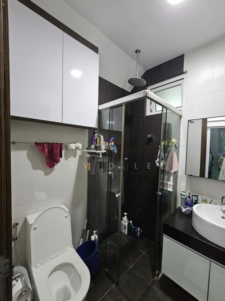 Parc Rosewood, 71 Rosewood Drive, 4 Bedrooms, 1,711 sqft, Condominium For Sale, by David Lee, 500216678 - Bathroom - PropertyGuru.com.sg