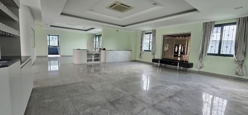 Windsor Park Estate, 41 Florida Road, 5 Bedrooms, 6,000 sqft, Bungalow House For Rent, by Tania Oh, 500216689 - PropertyGuru.com.sg