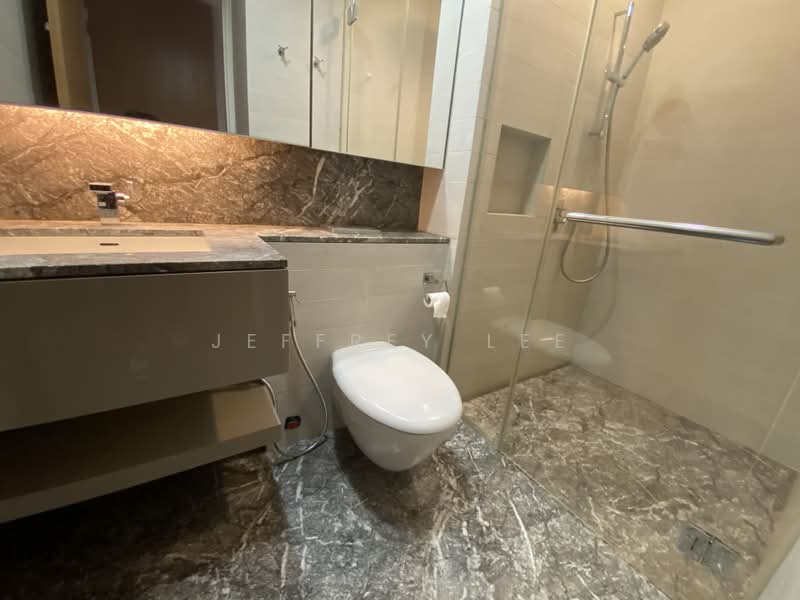 Hilltops, 99 Cairnhill Circle, 5 Bedrooms, 2,874 sqft, Condominium For Sale, by Jeffrey Lee, 500216690 - Bathroom - PropertyGuru.com.sg