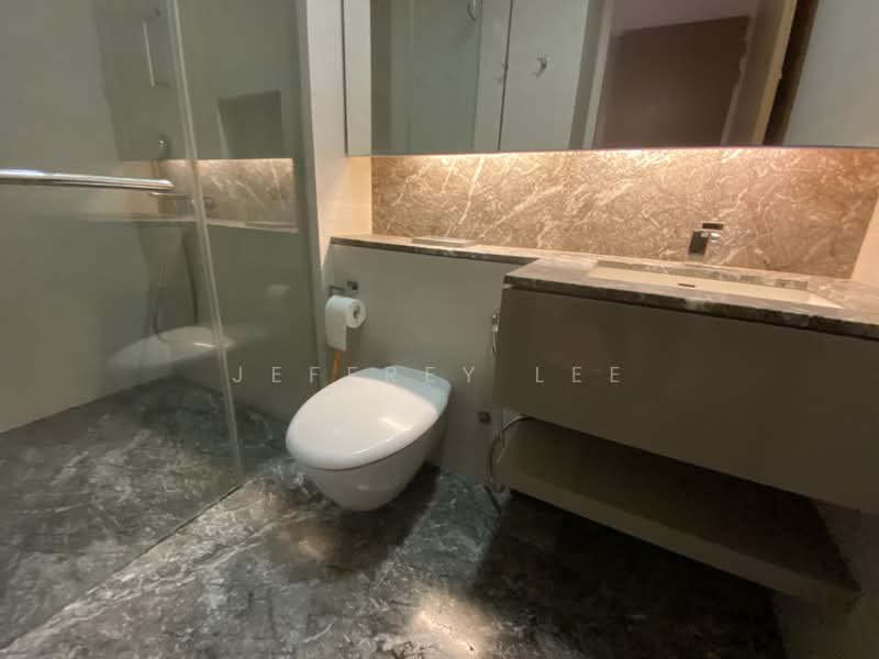 Hilltops, 99 Cairnhill Circle, 5 Bedrooms, 2,874 sqft, Condominium For Sale, by Jeffrey Lee, 500216690 - Bathroom - PropertyGuru.com.sg