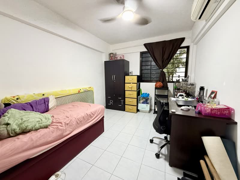335 Serangoon Avenue 3, 335 Serangoon Avenue 3, 3 Bedrooms, 904 sqft, HDB Flat For Sale, by Hulbert Teng, 500216691 - Bedroom - PropertyGuru.com.sg