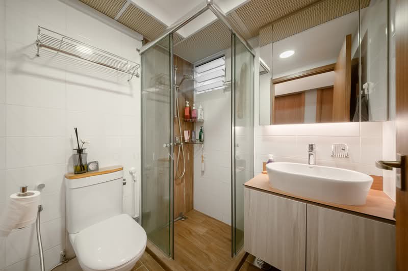 450C Bukit Batok West Avenue 6, 450C Bukit Batok West Avenue 6, 3 Bedrooms, 1,216 sqft, HDB Flat For Sale, by Quinie Ong, 500216697 - Bathroom - PropertyGuru.com.sg