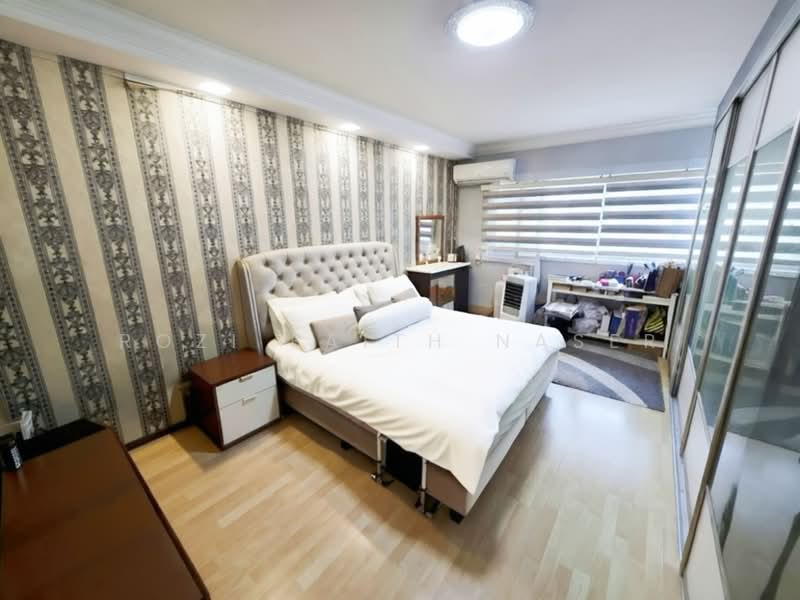 101 Gangsa Road, 101 Gangsa Road, 3 Bedrooms, 1,625 sqft, HDB Flat For Sale, by Rozi Faith Naser, 500216700 - Master Bedroom - PropertyGuru.com.sg
