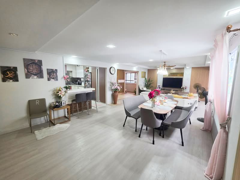 101 Gangsa Road, 101 Gangsa Road, 3 Bedrooms, 1,625 sqft, HDB Flat For Sale, by Rozi Faith Naser, 500216700 - Spacious & Seamless Dining & Living Area - PropertyGuru.com.sg