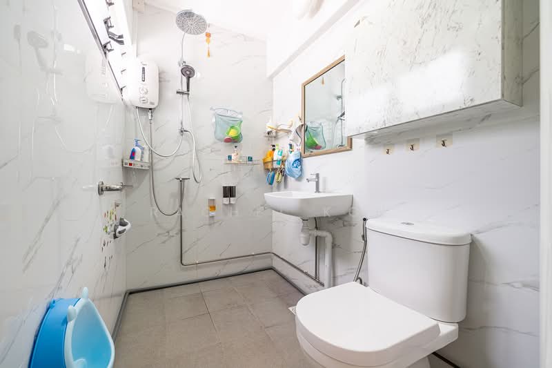 144 Tampines Street 12, 144 Tampines Street 12, 2 Bedrooms, 1,140 sqft, HDB Flat For Sale, by Rachel Koh, 500216701 - Bathroom - PropertyGuru.com.sg