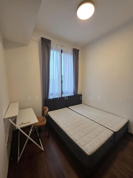 Parksuites, 22 Holland Grove Road, 2 Bedrooms, 1,173 sqft, Condominium For Rent, by Ee Lin Ong, 500216706 - Bedroom - PropertyGuru.com.sg