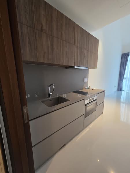 Parksuites, 22 Holland Grove Road, 2 Bedrooms, 1,173 sqft, Condominium For Rent, by Ee Lin Ong, 500216706 - Kitchen - PropertyGuru.com.sg
