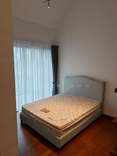 Parksuites, 22 Holland Grove Road, 2 Bedrooms, 1,173 sqft, Condominium For Rent, by Ee Lin Ong, 500216706 - Bedroom - PropertyGuru.com.sg