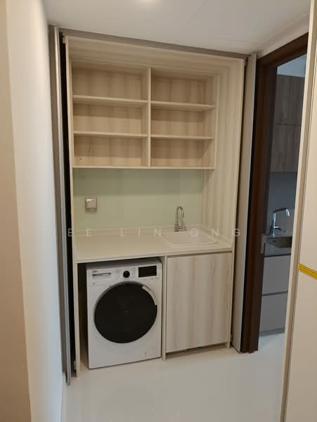 Parksuites, 22 Holland Grove Road, 2 Bedrooms, 1,173 sqft, Condominium For Rent, by Ee Lin Ong, 500216706 - Interior - PropertyGuru.com.sg