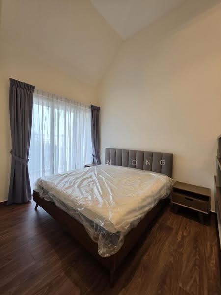 Parksuites, 22 Holland Grove Road, Tanglin / Holland / Bukit Timah, 2 Bedrooms, 1,173 sqft, Condominium For Rent, by Ee Lin Ong, 500216706 - Bedroom - PropertyGuru.com.sg