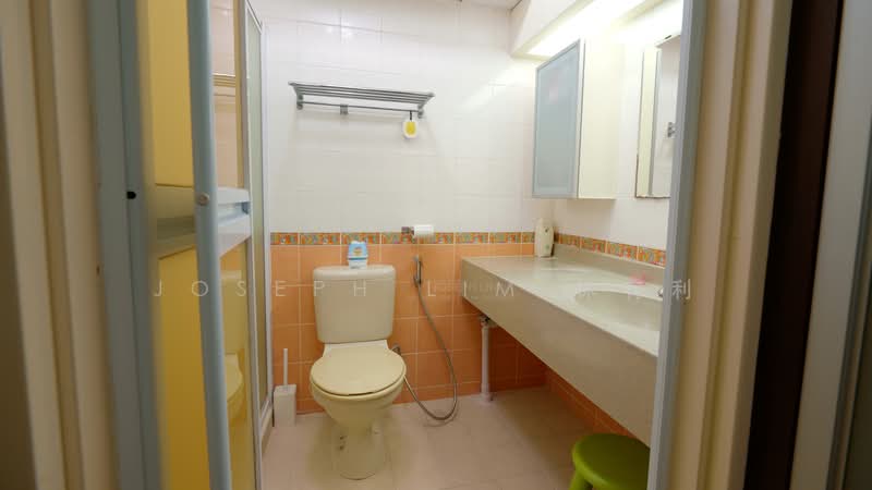 408A Fernvale Road, 408A Fernvale Road, 3 Bedrooms, 1,023 sqft, HDB Flat For Sale, by Joseph Lim 林有利, 500216716 - Bathroom - PropertyGuru.com.sg