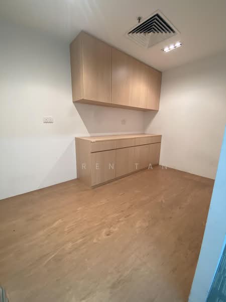 Automobile Megamart, 61 Ubi Avenue 2, 3,000 sqft, Light Industrial (B1) For Rent, by Caren Tan, 500216734 - Interior - CommercialGuru.com.sg