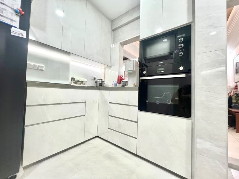 Grande Vista, 12 Cactus Drive, 3 Bedrooms, 1,367 sqft, Condominium For Sale, by Kenneth Yeo, 500216736 - Kitchen - PropertyGuru.com.sg
