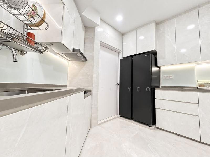 Grande Vista, 12 Cactus Drive, Seletar / Yio Chu Kang, 3 Bedrooms, 1,367 sqft, Condominium For Sale, by Kenneth Yeo, 500216736 - Kitchen - PropertyGuru.com.sg