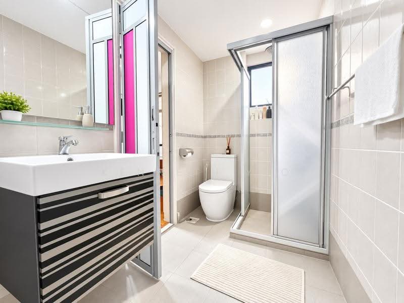 Grande Vista, 12 Cactus Drive, Seletar / Yio Chu Kang, 3 Bedrooms, 1,367 sqft, Condominium For Sale, by Kenneth Yeo, 500216736 - Bathroom - PropertyGuru.com.sg