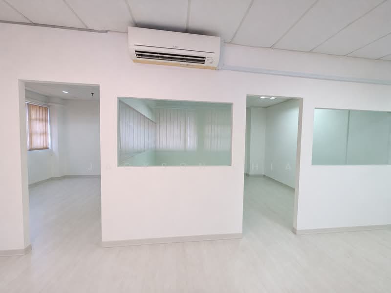 Genting Building, 83 Genting Lane, 1,360 sqft, Light Industrial (B1) For Rent, by Jackson Chia, 500216749 - Interior - CommercialGuru.com.sg