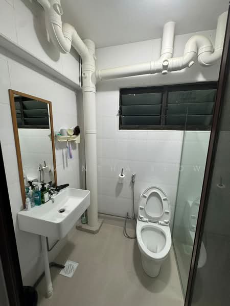610 Woodlands Avenue 4, 610 Woodlands Avenue 4, 3 Bedrooms, 1,080 sqft, HDB Flat For Rent, by Samantha Leow, 500216771 - Bathroom - PropertyGuru.com.sg