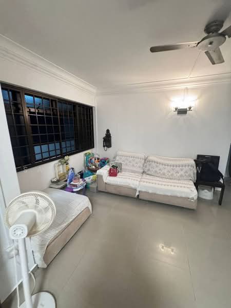 610 Woodlands Avenue 4, 610 Woodlands Avenue 4, 3 Bedrooms, 1,080 sqft, HDB Flat For Rent, by Samantha Leow, 500216771 - Living Room - PropertyGuru.com.sg