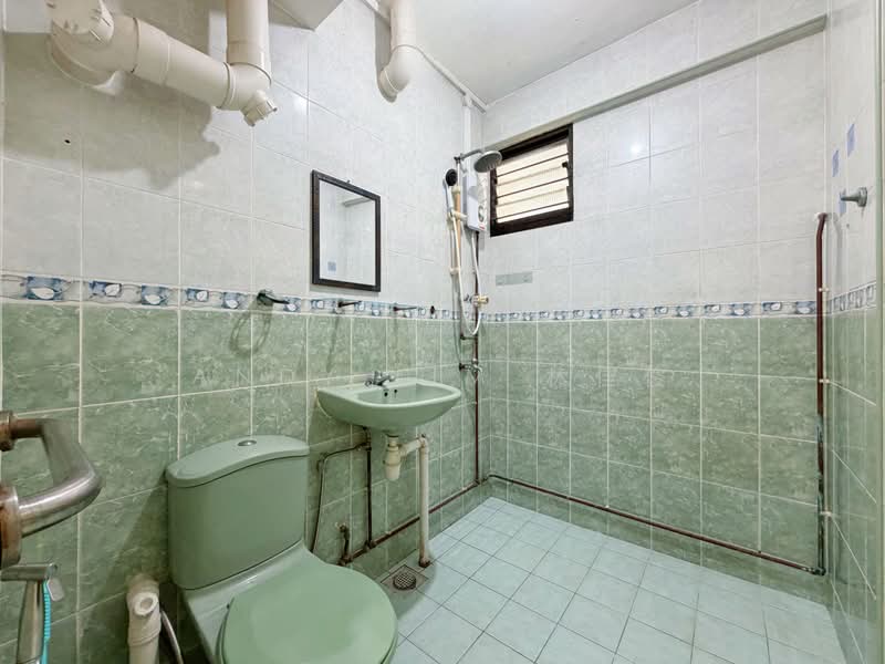 12 North Bridge Road, 12 North Bridge Road, 3 Bedrooms, 1,281 sqft, HDB Flat For Sale, by Andy Lim 林佳俊, 500216774 - Bathroom - PropertyGuru.com.sg