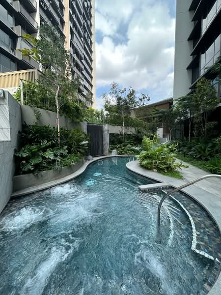 Piccadilly Grand, 5 Northumberland Road, 1 Bedroom, 517 sqft, Condominium For Sale, by Sharon Goh, 500216784 - Jucuzzi - PropertyGuru.com.sg