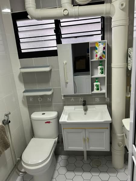 821 Woodlands Street 82, 821 Woodlands Street 82, 2 Bedrooms, 592 sqft, HDB Flat For Rent, by Baron Tan 陈鼎超, 500216785 - Bathroom - PropertyGuru.com.sg