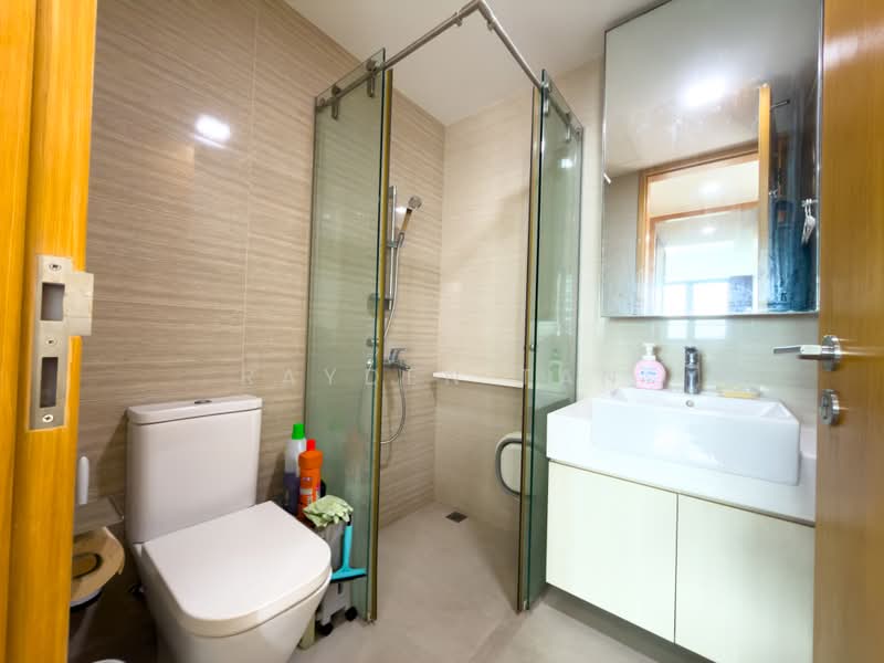 Thomson Three, 41 Bright Hill Drive, 2 Bedrooms, 732 sqft, Condominium For Sale, by Rayden Tan, 500216790 - Bathroom - PropertyGuru.com.sg