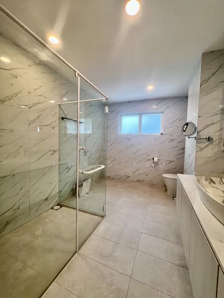 Sommerville Grandeur, 1 Farrer Drive, 2 Bedrooms, 1,195 sqft, Condominium For Rent, by Chris Yeo, 500216792 - Bathroom - PropertyGuru.com.sg