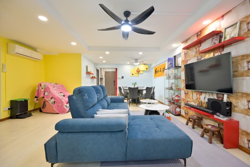 576 Woodlands Glen, 576 Woodlands Drive 16, 3 Bedrooms, 1,184 sqft, HDB Flat For Sale, by Larry Mah, 500216797 - Living Room - PropertyGuru.com.sg