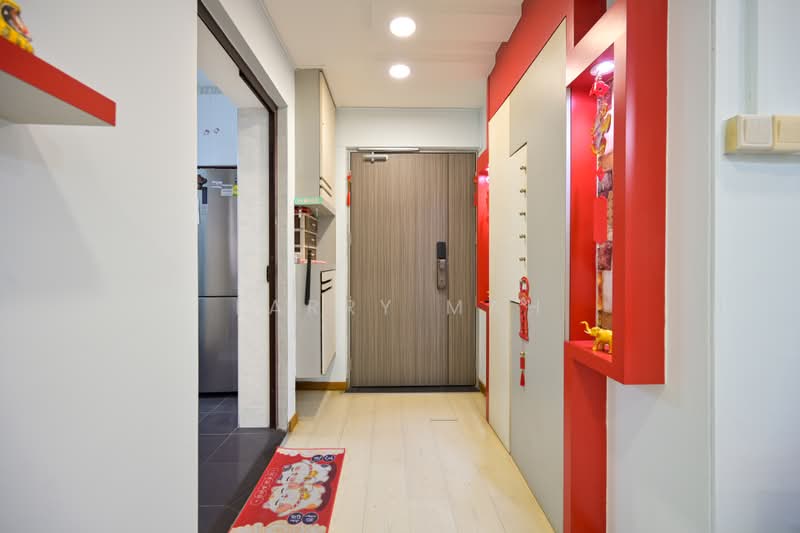 576 Woodlands Glen, 576 Woodlands Drive 16, 3 Bedrooms, 1,184 sqft, HDB Flat For Sale, by Larry Mah, 500216797 - Entrance - PropertyGuru.com.sg