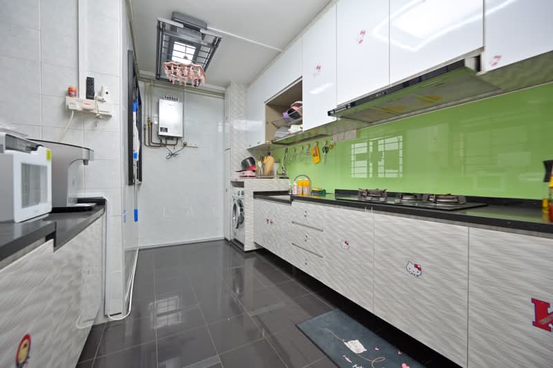 576 Woodlands Glen, 576 Woodlands Drive 16, 3 Bedrooms, 1,184 sqft, HDB Flat For Sale, by Larry Mah, 500216797 - Kitchen - PropertyGuru.com.sg