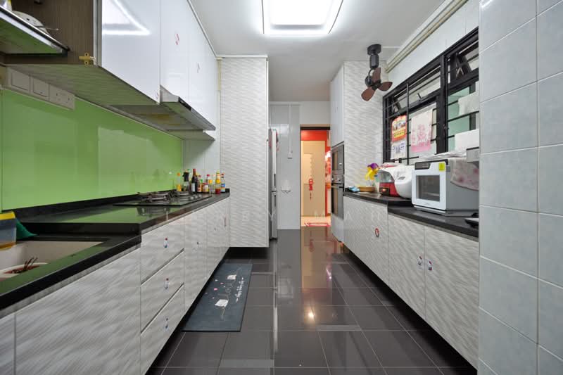 576 Woodlands Glen, 576 Woodlands Drive 16, 3 Bedrooms, 1,184 sqft, HDB Flat For Sale, by Larry Mah, 500216797 - Kitchen - PropertyGuru.com.sg