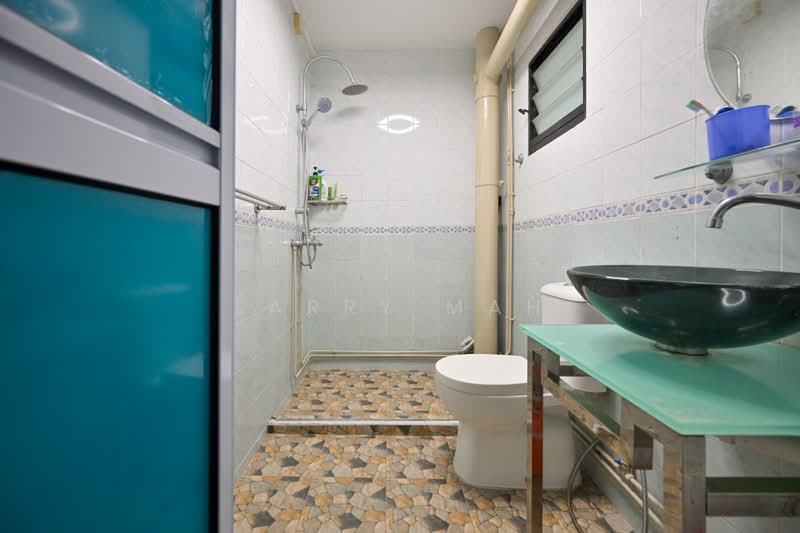 576 Woodlands Glen, 576 Woodlands Drive 16, 3 Bedrooms, 1,184 sqft, HDB Flat For Sale, by Larry Mah, 500216797 - Bathroom - PropertyGuru.com.sg